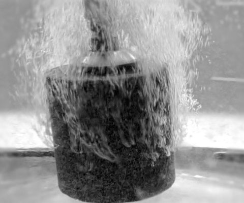 Luftstein bring Sauerstoff ins Wasser